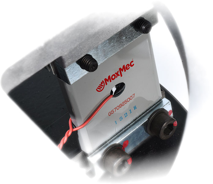 THE <span class='color'>PIEZOELECTRIC TECHNOLOGY</span>, USED TO FEED AND ORIENT THE COMPONENTS, GUARANTEES: